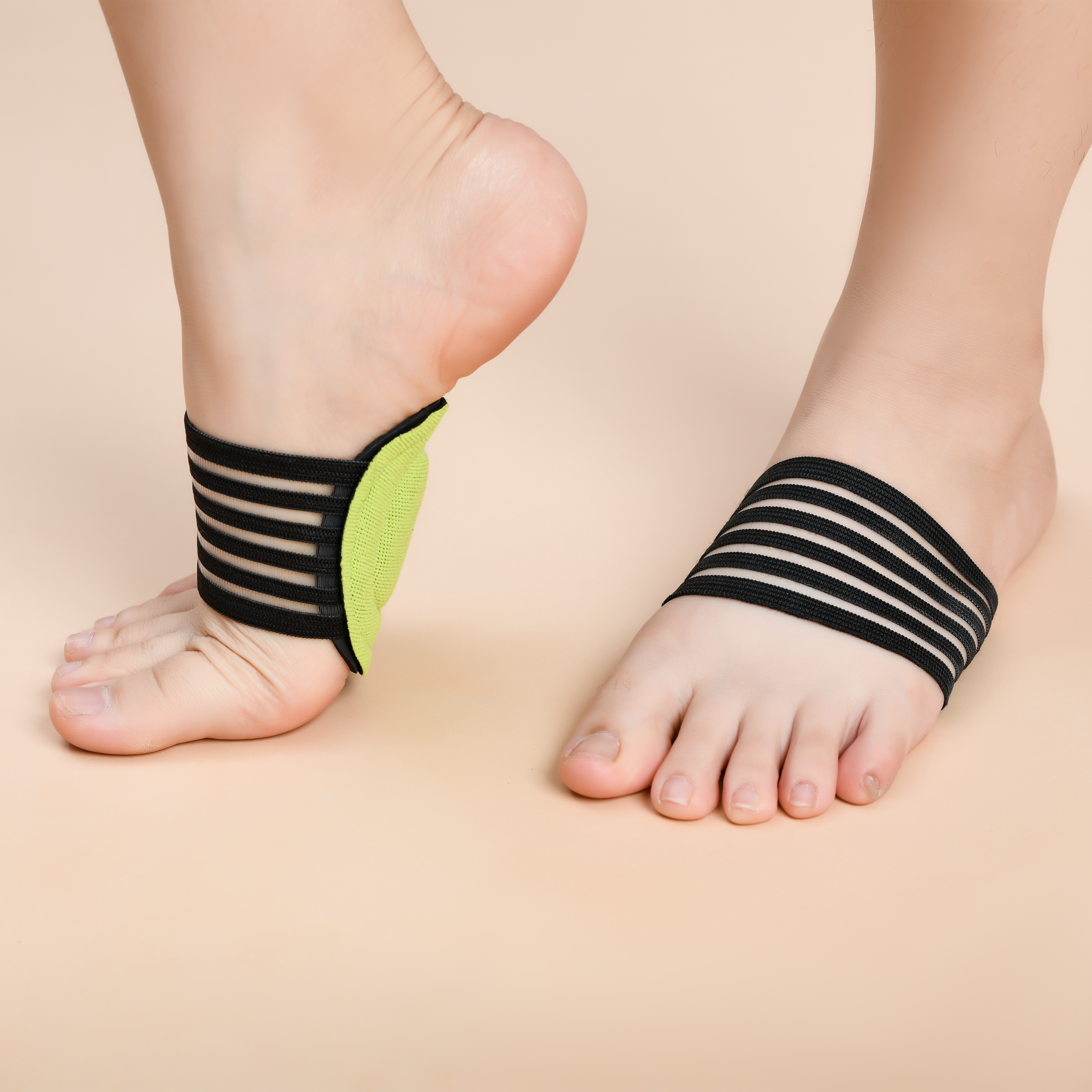 Fotvalvsstöd med elastiskt band